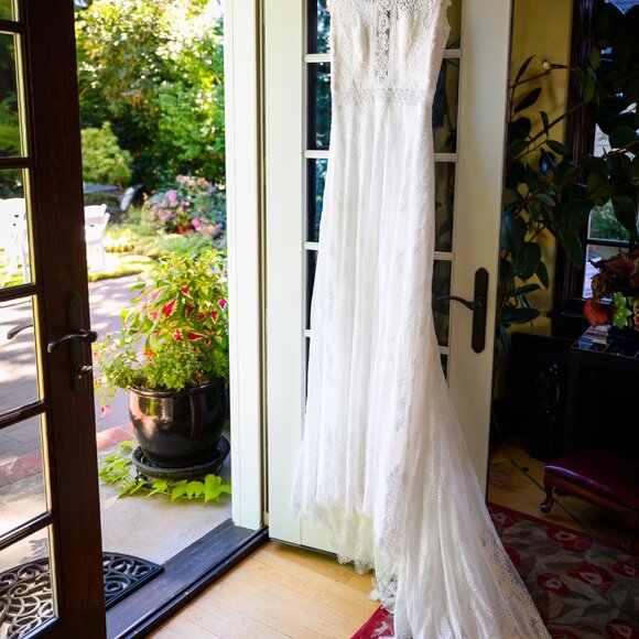 Pronovias “Mia” Ivory Wedding Dress – Size 8 - Picture 2 of 8